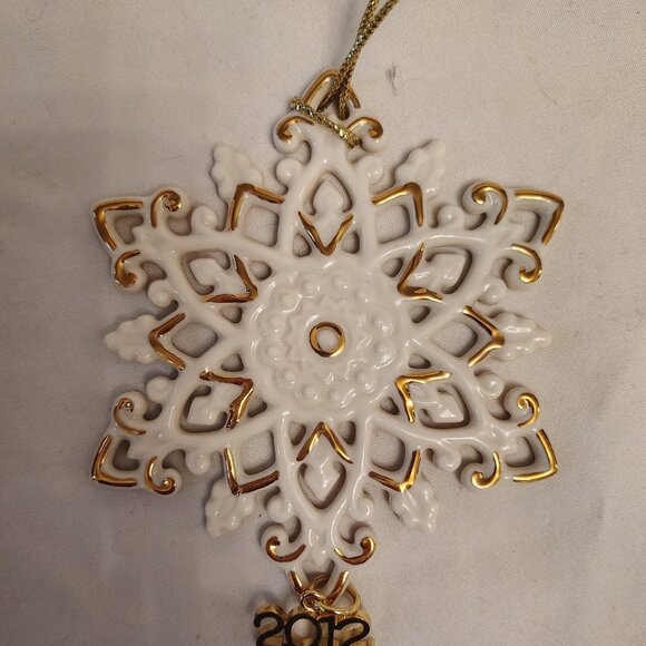 LENOX American By Design 2012 China Snowflake Ornament - Picture 3 of 10